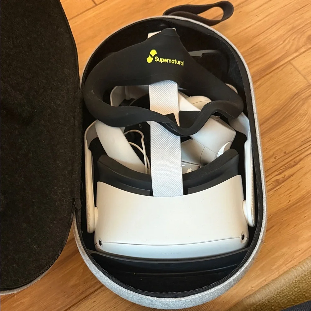 Oculus VR Headset - Black and White